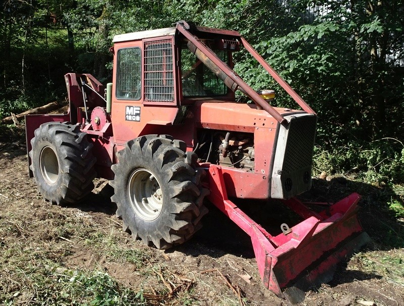 tracteur forestier massey ferguson 1200